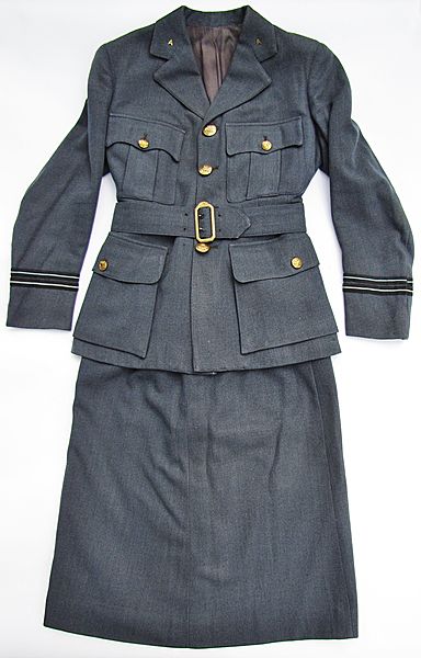 WAAF Flight Officers Tunic and Skirt - Click for the bigger picture
