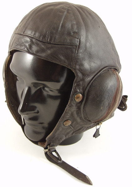 RAF B Type Flying Helmet - Click for the bigger picture