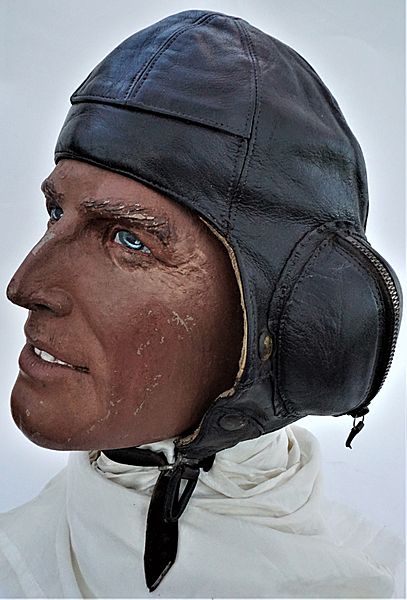 RAF B Type flying helmet - Click for the bigger picture