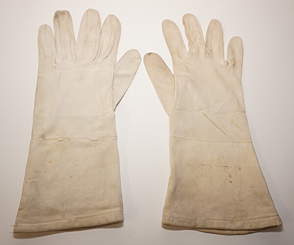 RAF Inner Silk Flying Gloves - Click for the bigger picture