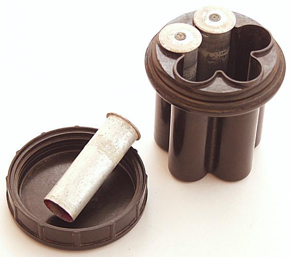Luftwaffe Bakelite Flare Case with Cartridges - Click for the bigger picture