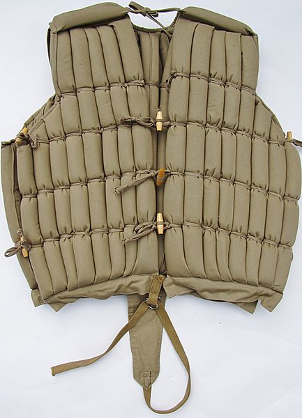 Luftwaffe Model 10-76A Replica Schwimmveste - Click for the bigger picture