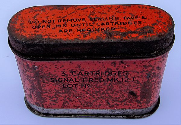 RAF Dinghy Pack Very Pistol Red Star Distress Cartridge Tin - Click for the bigger picture