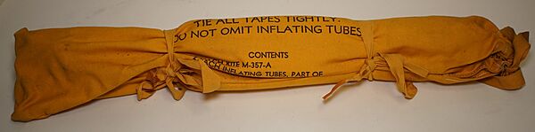 RAF / USAAF M-357-A Dinghy Radio Kite & Case - Click for the bigger picture