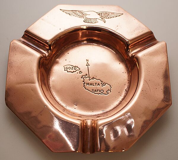 RAF Safi Malta Trench- Art Ashtray - Click for the bigger picture
