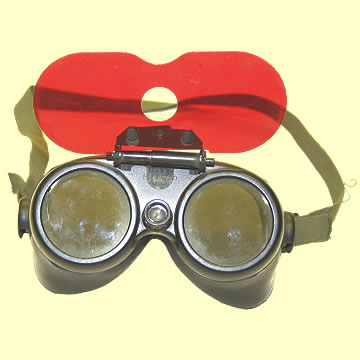 USAAF Goggles - Click for the bigger picture