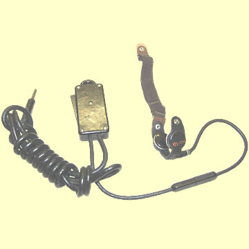 USAAF Throat Microphone Model T-30-V - Click for the bigger picture