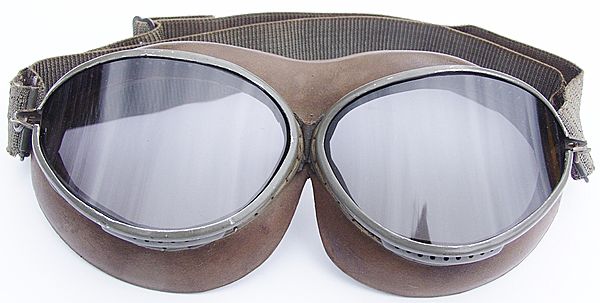 Model 295 Luftwaffe flying Goggles by O.W. Wagener & Co Rathenow - Click for the bigger picture