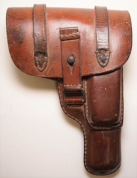 Luftwaffe Fémáru M 37 M Pistol Holster - Click for the bigger picture