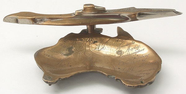 RAN Submarine Service Commemorative Ashtray - Click for the bigger picture