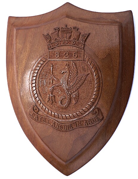 826 Naval Air Squadron Hand Carved Badge - Click for the bigger picture