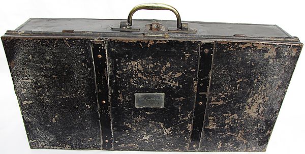 Royal Navy Tin Case named to W.A.Smith Esq R.N. - Click for the bigger picture