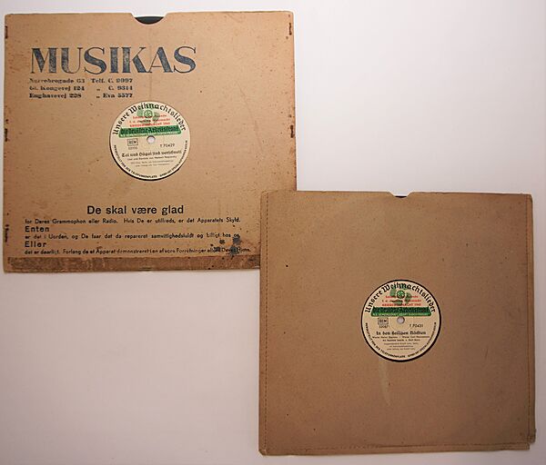 Kriegsweihnacht Nazi German 1941 dated 78 RPM Records - Click for the bigger picture